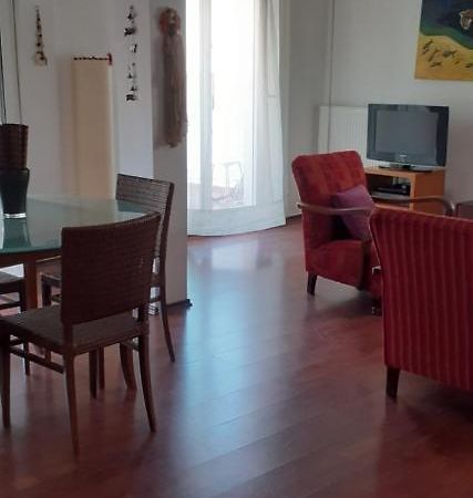 Ferienwohnung Cozy Penthouse Next To Metro Station Thessaloniki Exterior foto